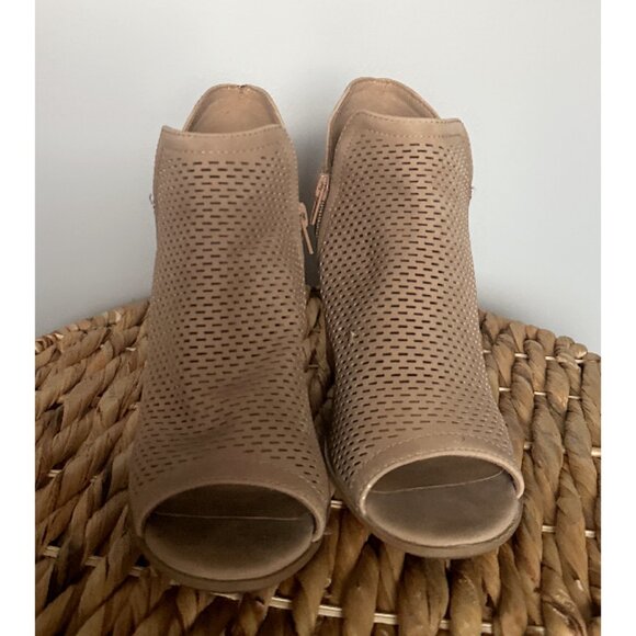 Tan Soda Brand Chunky Heels - Picture 2 of 5